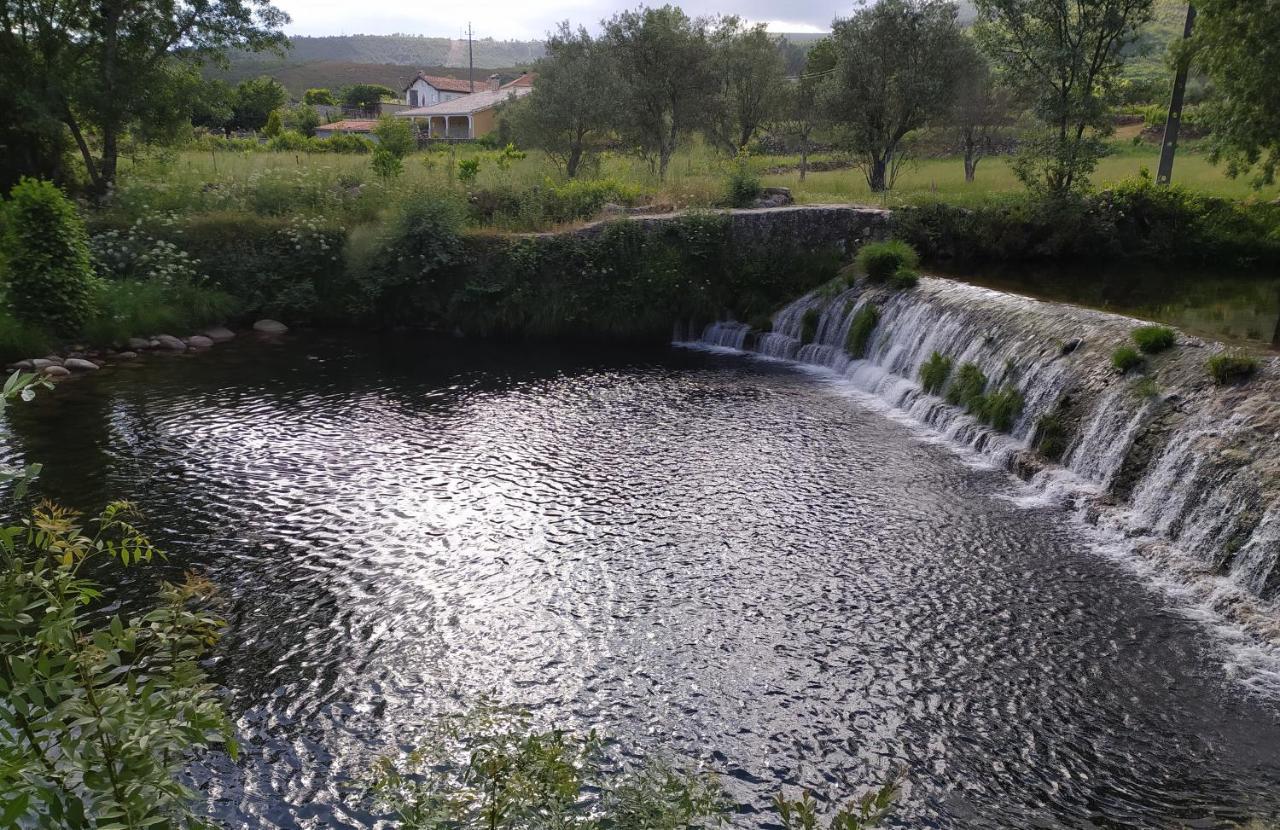 Abrigo Do Cabecinho - Serra Da Estrela Cortes do Meio Buitenkant foto